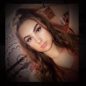 Meet your Posher, Chloe